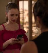 Emily_in_Paris_S02E07_WEBRip_x264-ION10_0077.jpg