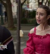 Emily_in_Paris_S02E07_WEBRip_x264-ION10_0188.jpg