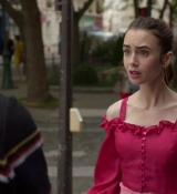 Emily_in_Paris_S02E07_WEBRip_x264-ION10_0191.jpg