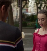 Emily_in_Paris_S02E07_WEBRip_x264-ION10_0206.jpg