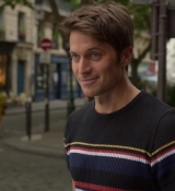 Emily_in_Paris_S02E07_WEBRip_x264-ION10_0215.jpg