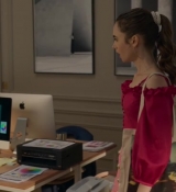 Emily_in_Paris_S02E07_WEBRip_x264-ION10_0236.jpg