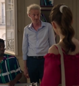 Emily_in_Paris_S02E07_WEBRip_x264-ION10_0275.jpg