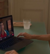 Emily_in_Paris_S02E07_WEBRip_x264-ION10_0298.jpg