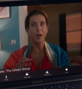 Emily_in_Paris_S02E07_WEBRip_x264-ION10_0333.jpg