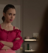 Emily_in_Paris_S02E07_WEBRip_x264-ION10_0373.jpg