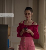 Emily_in_Paris_S02E07_WEBRip_x264-ION10_0417.jpg