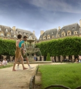 Emily_in_Paris_S02E07_WEBRip_x264-ION10_0449.jpg