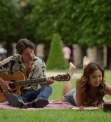 Emily_in_Paris_S02E07_WEBRip_x264-ION10_0459.jpg