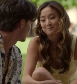 Emily_in_Paris_S02E07_WEBRip_x264-ION10_0564.jpg