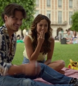 Emily_in_Paris_S02E07_WEBRip_x264-ION10_0601.jpg