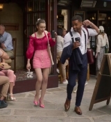 Emily_in_Paris_S02E07_WEBRip_x264-ION10_0645.jpg