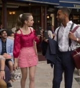 Emily_in_Paris_S02E07_WEBRip_x264-ION10_0652.jpg
