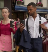 Emily_in_Paris_S02E07_WEBRip_x264-ION10_0664.jpg