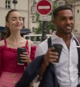 Emily_in_Paris_S02E07_WEBRip_x264-ION10_0716.jpg