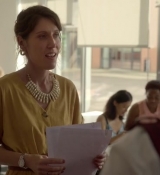 Emily_in_Paris_S02E07_WEBRip_x264-ION10_0743.jpg