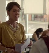 Emily_in_Paris_S02E07_WEBRip_x264-ION10_0747.jpg
