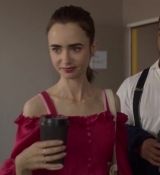 Emily_in_Paris_S02E07_WEBRip_x264-ION10_0756.jpg