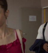 Emily_in_Paris_S02E07_WEBRip_x264-ION10_0757.jpg
