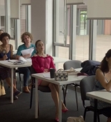 Emily_in_Paris_S02E07_WEBRip_x264-ION10_0784.jpg