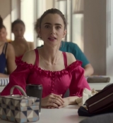 Emily_in_Paris_S02E07_WEBRip_x264-ION10_0860.jpg