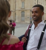 Emily_in_Paris_S02E07_WEBRip_x264-ION10_0936.jpg