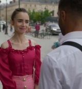 Emily_in_Paris_S02E07_WEBRip_x264-ION10_0959.jpg