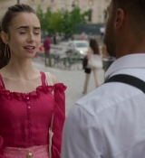 Emily_in_Paris_S02E07_WEBRip_x264-ION10_0968.jpg