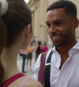 Emily_in_Paris_S02E07_WEBRip_x264-ION10_0994.jpg