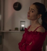 Emily_in_Paris_S02E07_WEBRip_x264-ION10_1041.jpg