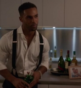 Emily_in_Paris_S02E07_WEBRip_x264-ION10_1050.jpg