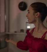 Emily_in_Paris_S02E07_WEBRip_x264-ION10_1071.jpg