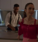 Emily_in_Paris_S02E07_WEBRip_x264-ION10_1099.jpg