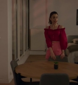 Emily_in_Paris_S02E07_WEBRip_x264-ION10_1107.jpg