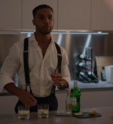 Emily_in_Paris_S02E07_WEBRip_x264-ION10_1112.jpg