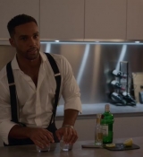 Emily_in_Paris_S02E07_WEBRip_x264-ION10_1117.jpg