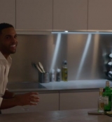 Emily_in_Paris_S02E07_WEBRip_x264-ION10_1121.jpg