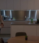 Emily_in_Paris_S02E07_WEBRip_x264-ION10_1125.jpg