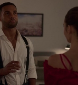 Emily_in_Paris_S02E07_WEBRip_x264-ION10_1151.jpg
