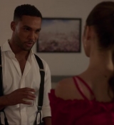 Emily_in_Paris_S02E07_WEBRip_x264-ION10_1236.jpg