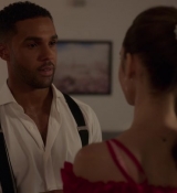 Emily_in_Paris_S02E07_WEBRip_x264-ION10_1275.jpg