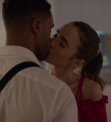 Emily_in_Paris_S02E07_WEBRip_x264-ION10_1324.jpg