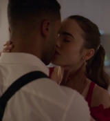 Emily_in_Paris_S02E07_WEBRip_x264-ION10_1336.jpg
