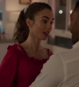 Emily_in_Paris_S02E07_WEBRip_x264-ION10_1380.jpg