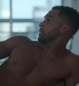 Emily_in_Paris_S02E07_WEBRip_x264-ION10_1452.jpg