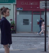 Emily_in_Paris_S02E07_WEBRip_x264-ION10_1543.jpg