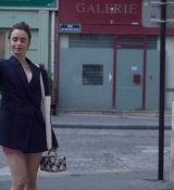 Emily_in_Paris_S02E07_WEBRip_x264-ION10_1549.jpg