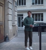 Emily_in_Paris_S02E07_WEBRip_x264-ION10_1566.jpg