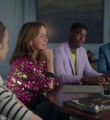 Emily_in_Paris_S02E07_WEBRip_x264-ION10_1687.jpg
