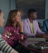 Emily_in_Paris_S02E07_WEBRip_x264-ION10_1690.jpg